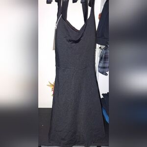 Halara twist back dress (S)